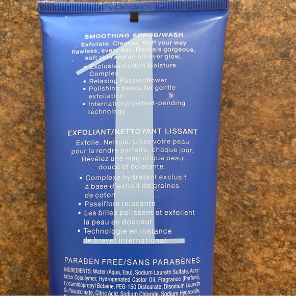 Victoria’s Secret Smoothing Scrub Wash Passionflower - Picture 3 of 6
